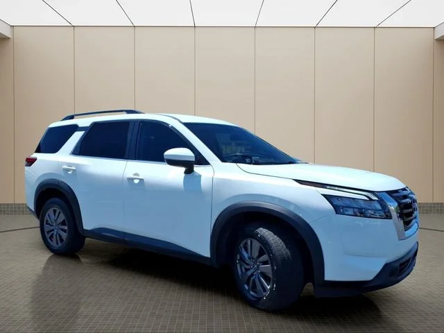 Used 2024 White Nissan SV image 5