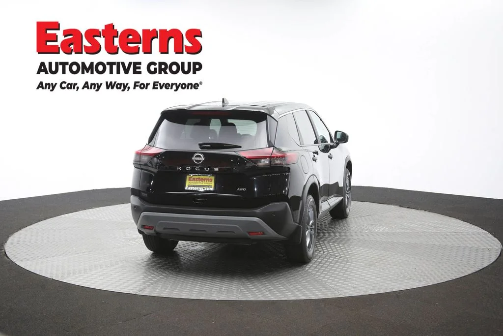 Used 2023 Black Nissan S image 39