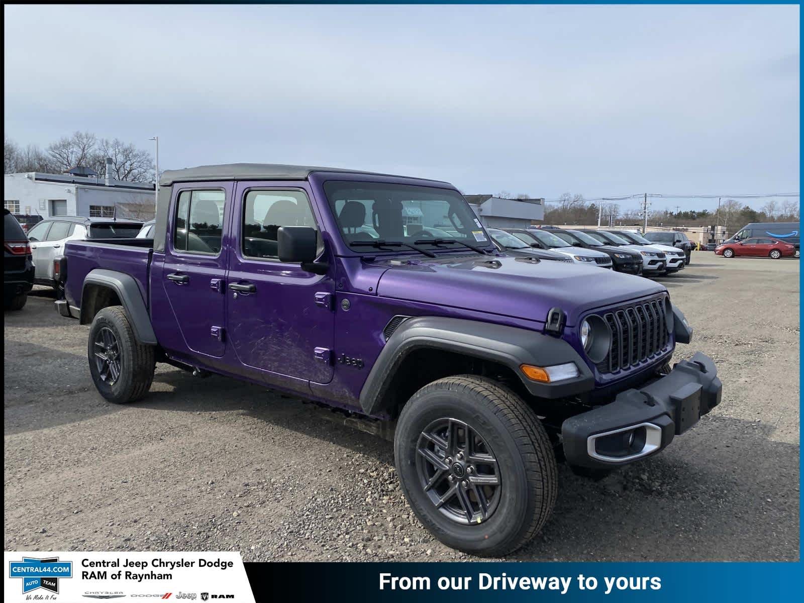 2026 Jeep Gladiator Sport Auto's photo