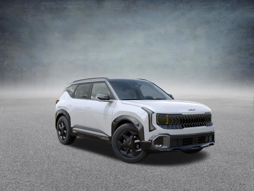 New 2027 Snow White Pearl / Black Roof Kia X-Line S image 8