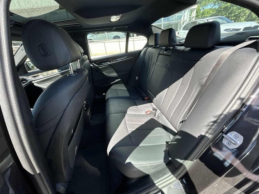 Used 2023 Dark Graphite BMW 540i xDrive image 23