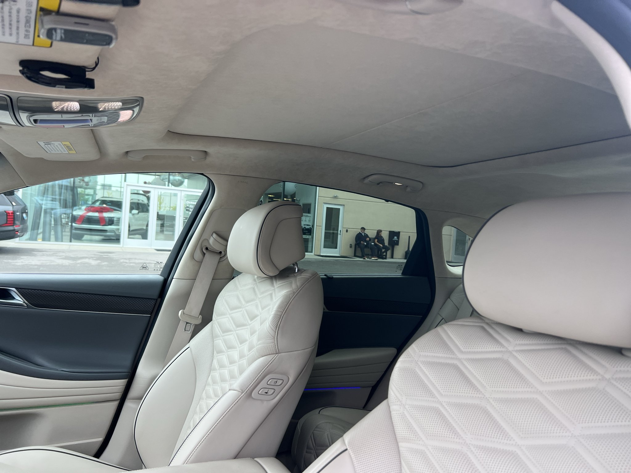 Used 2025 Savile Silver Genesis 3.5T Sport Prestige image 4