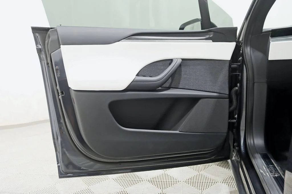 Used 2024 Black Tesla Plaid image 34