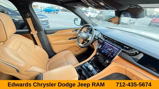 Used 2025 White Jeep Summit image 45