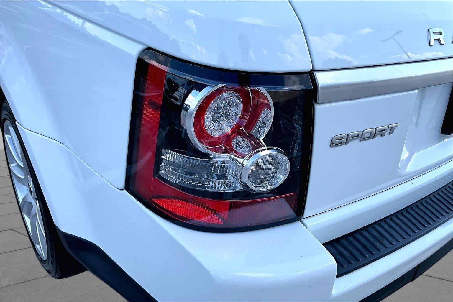 Used 2013 Fuji White Land Rover HSE LUX image 26