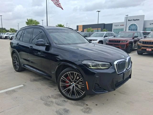 Used 2022 Black BMW sDrive30i image 2