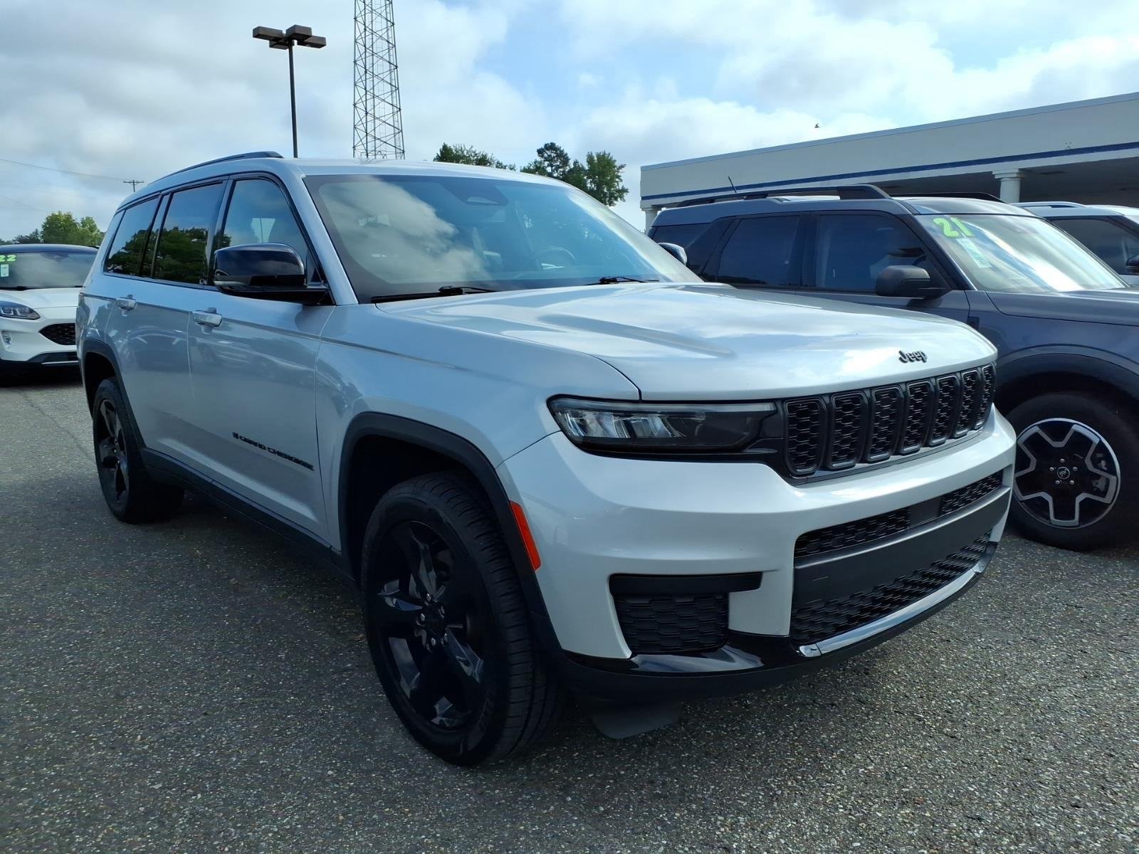Used 2021 Silver Zynith Jeep Altitude image 3