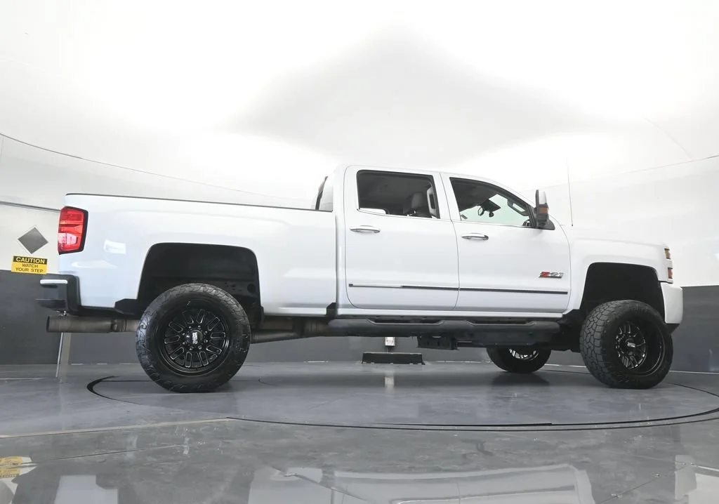 Used 2018 Summit White Chevrolet LTZ image 69