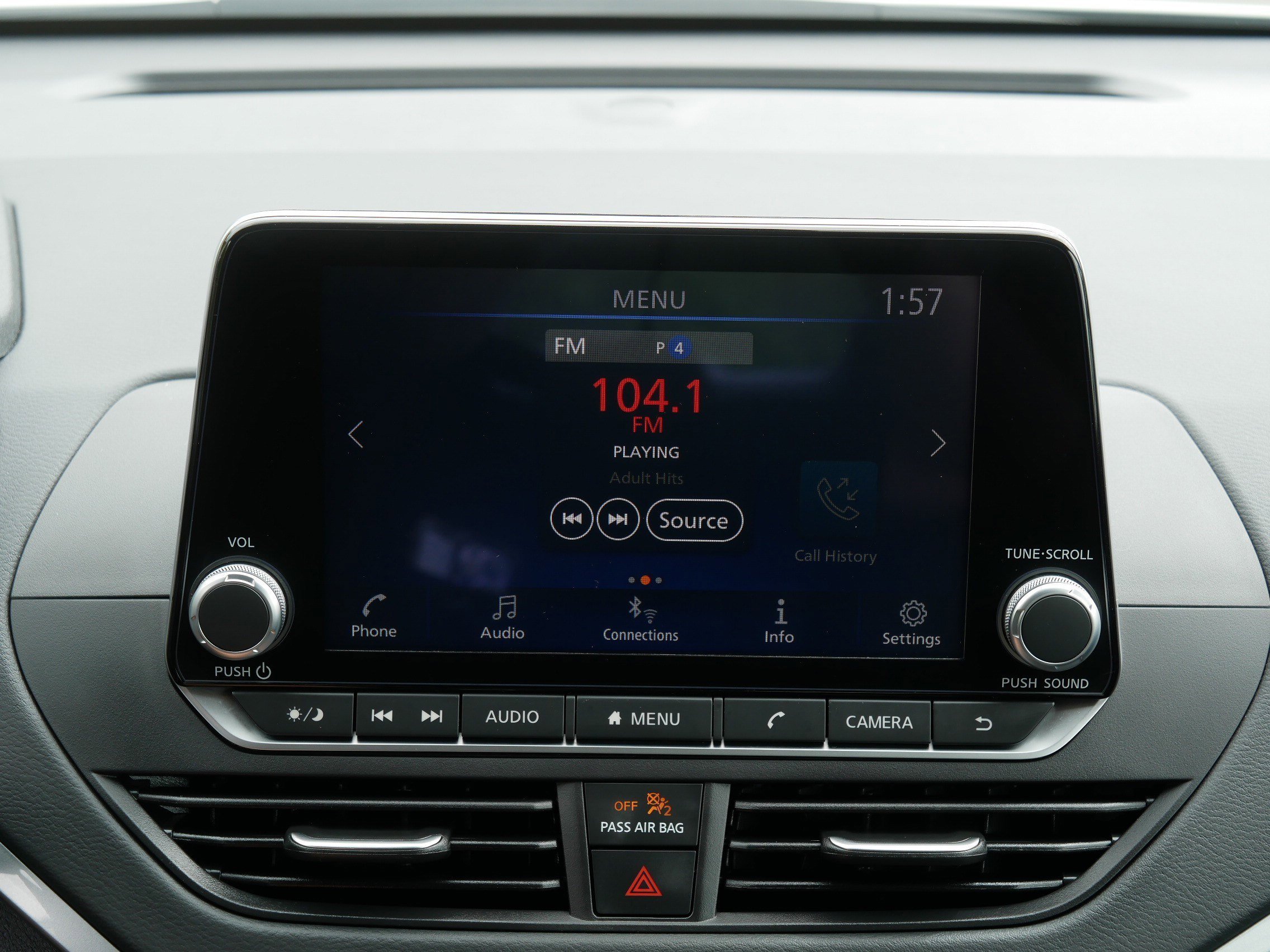 Certified Used 2025 Glacier White Nissan S image 22