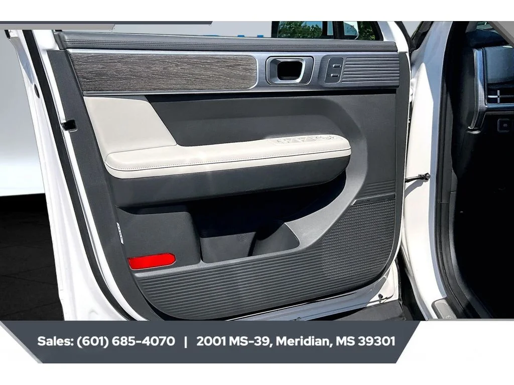 Used 2025 Serenity White Hyundai Calligraphy image 17