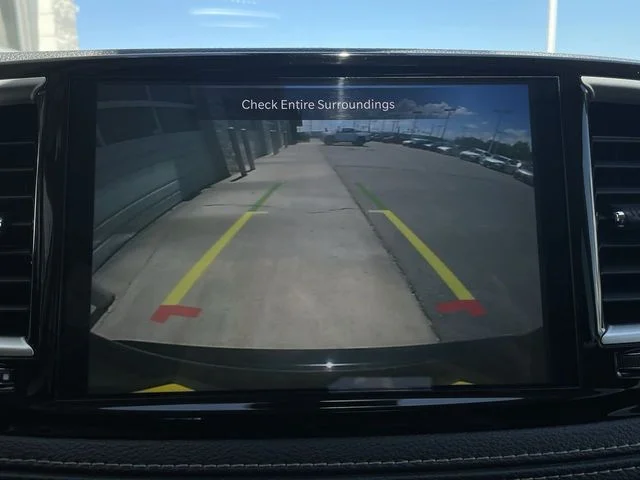Used 2023 Black Chrysler Touring L image 17
