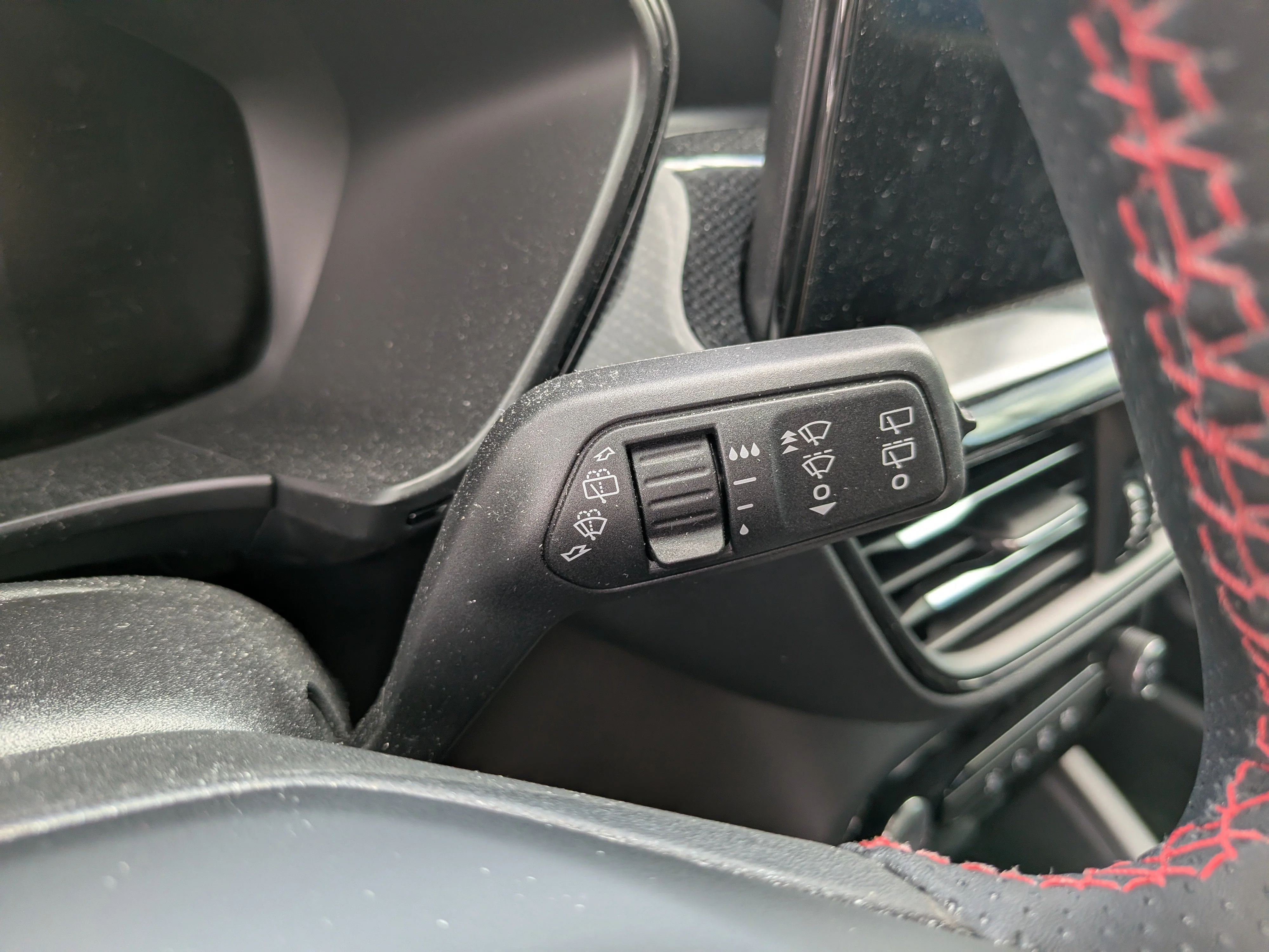 Used 2024 Agate Black Metallic Ford ST-Line image 30