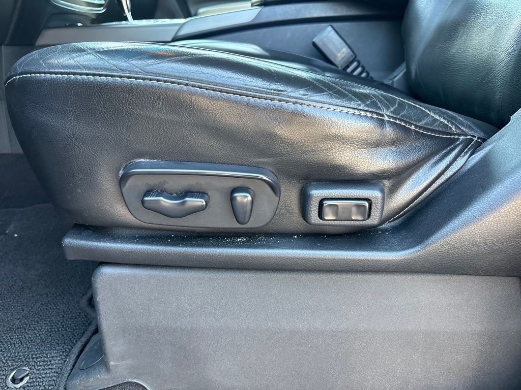 Used 2015 Black Nissan Platinum image 19