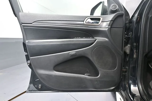 Used 2017 Black Jeep Limited image 18