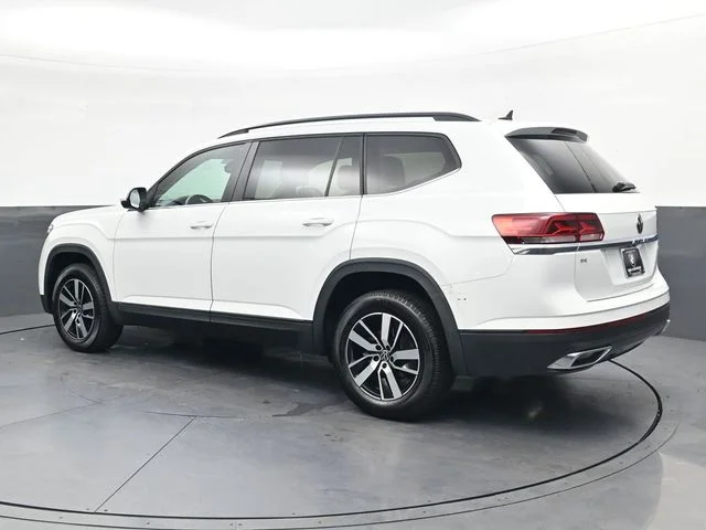 Used 2021  Volkswagen 2.0T SE image 6