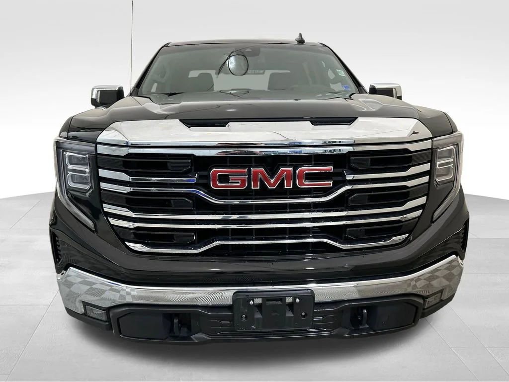 Used 2025 Onyx Black GMC SLT image 10