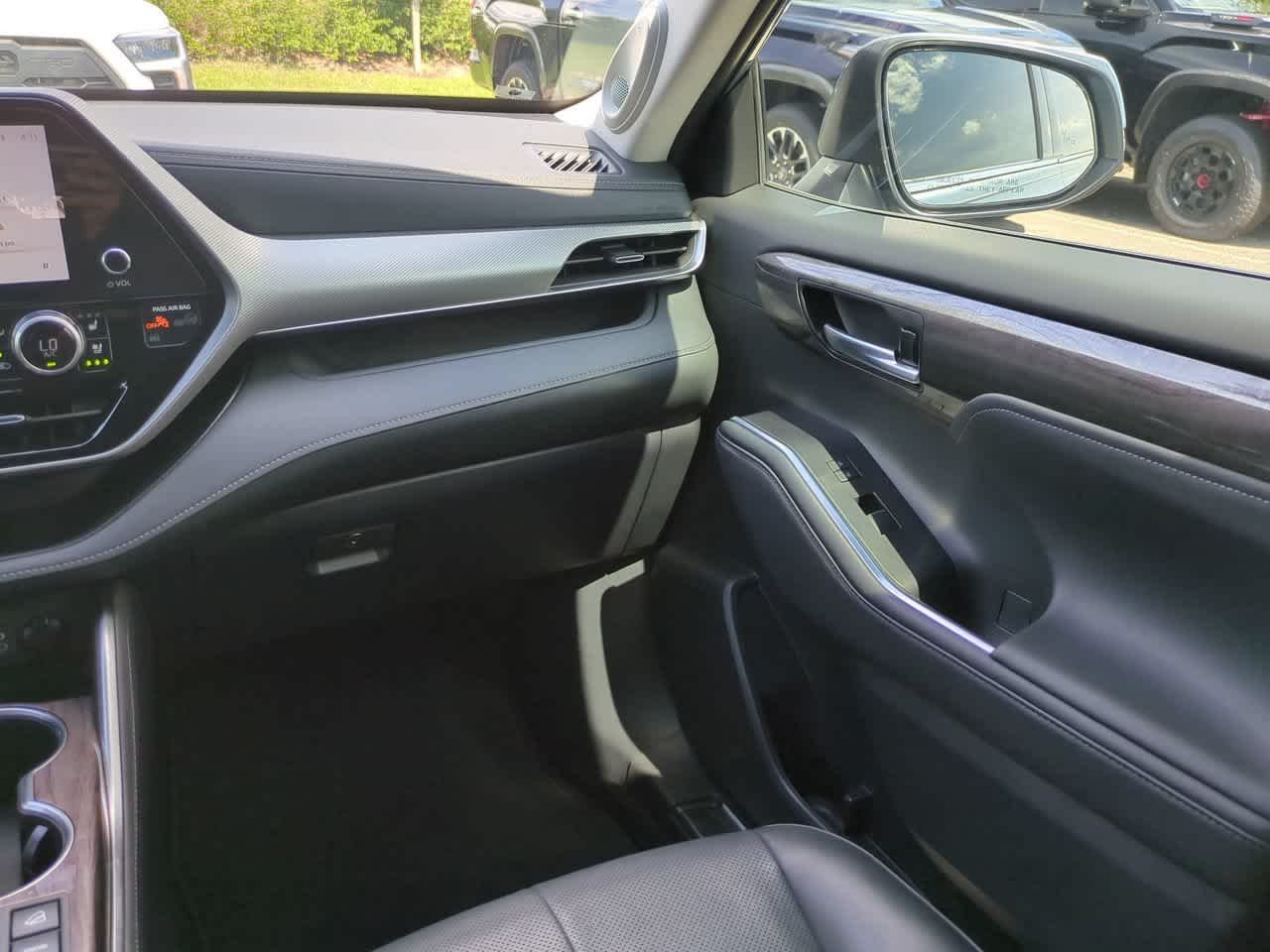 Certified Used 2024 Moon Dust Toyota Platinum image 17