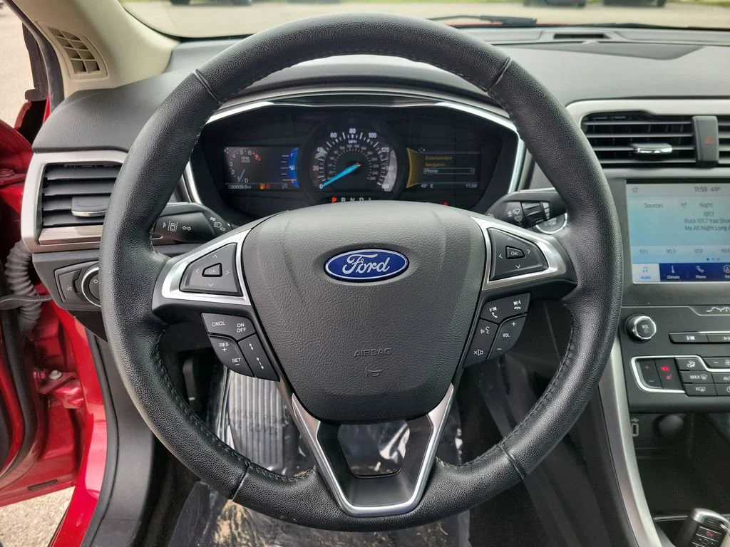 Used 2020 Red Ford SEL image 20