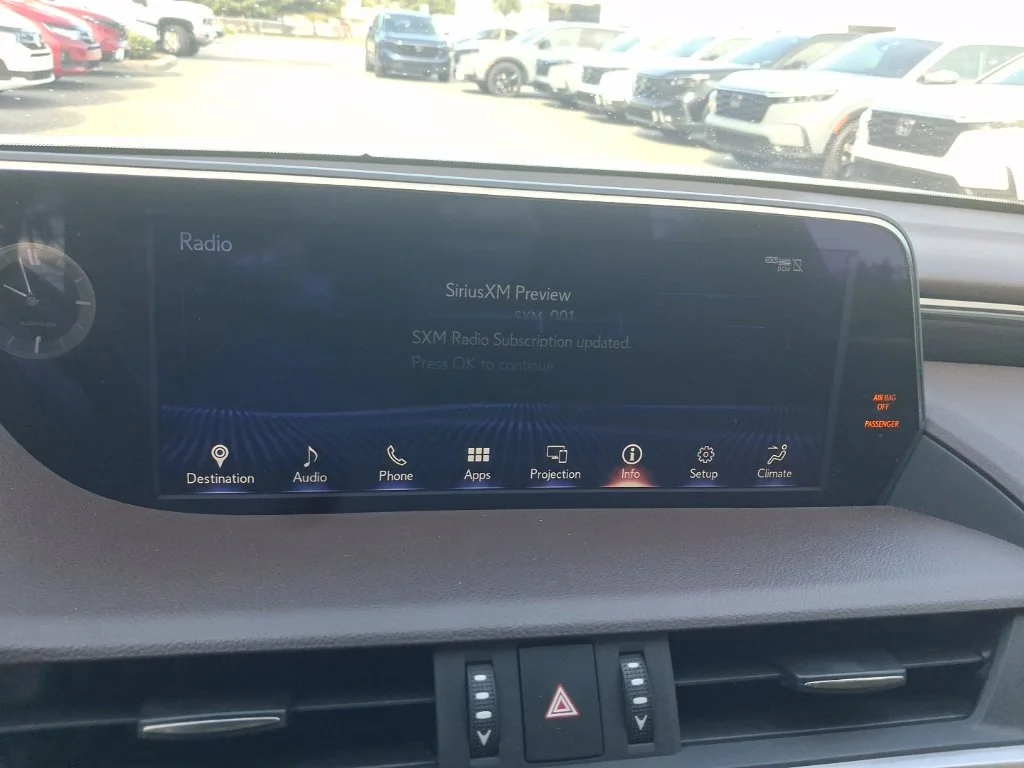 Used 2021 White Lexus 350 image 27