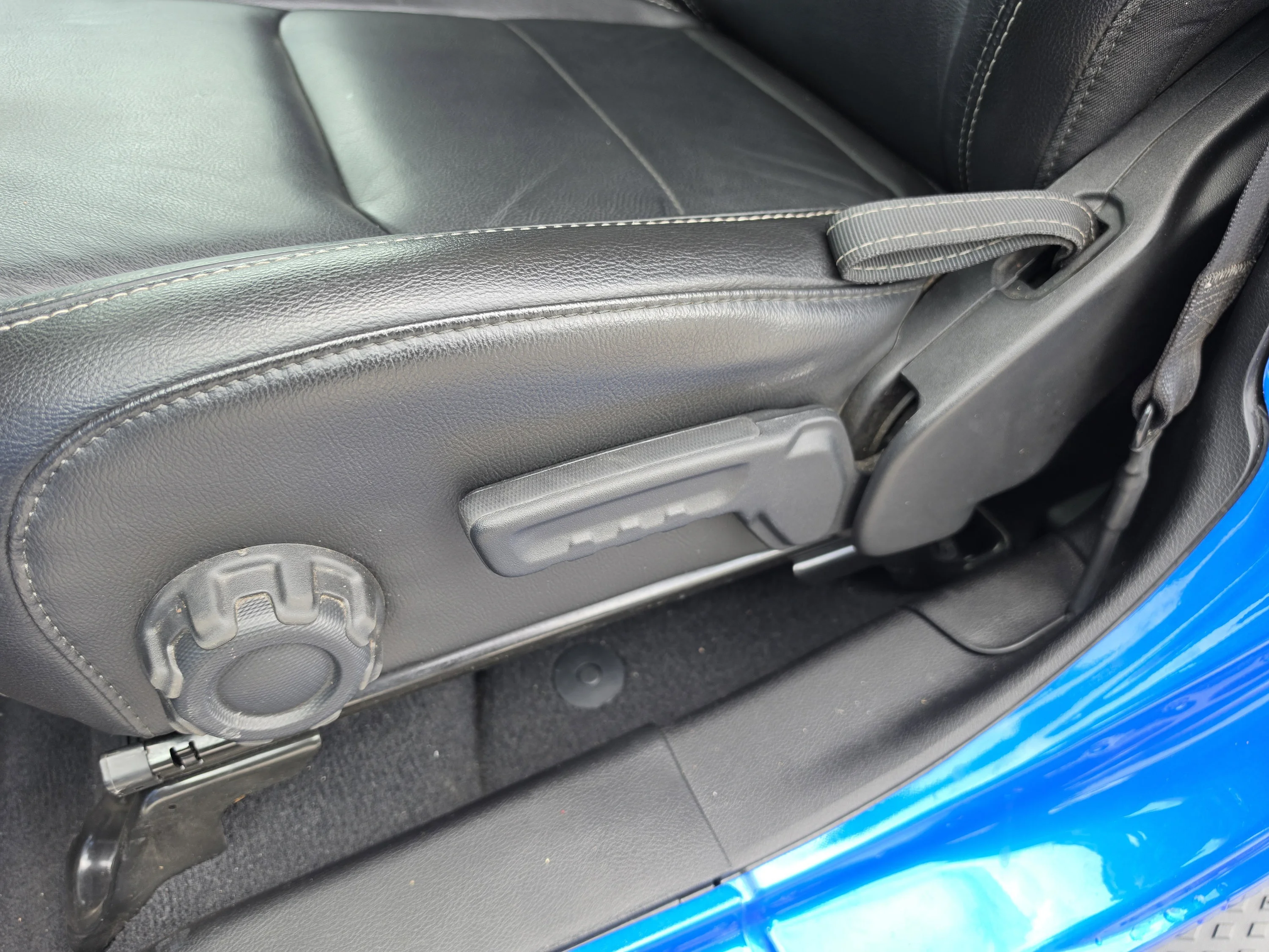 Used 2021 Hydro Blue Pearlcoat Jeep Overland image 24