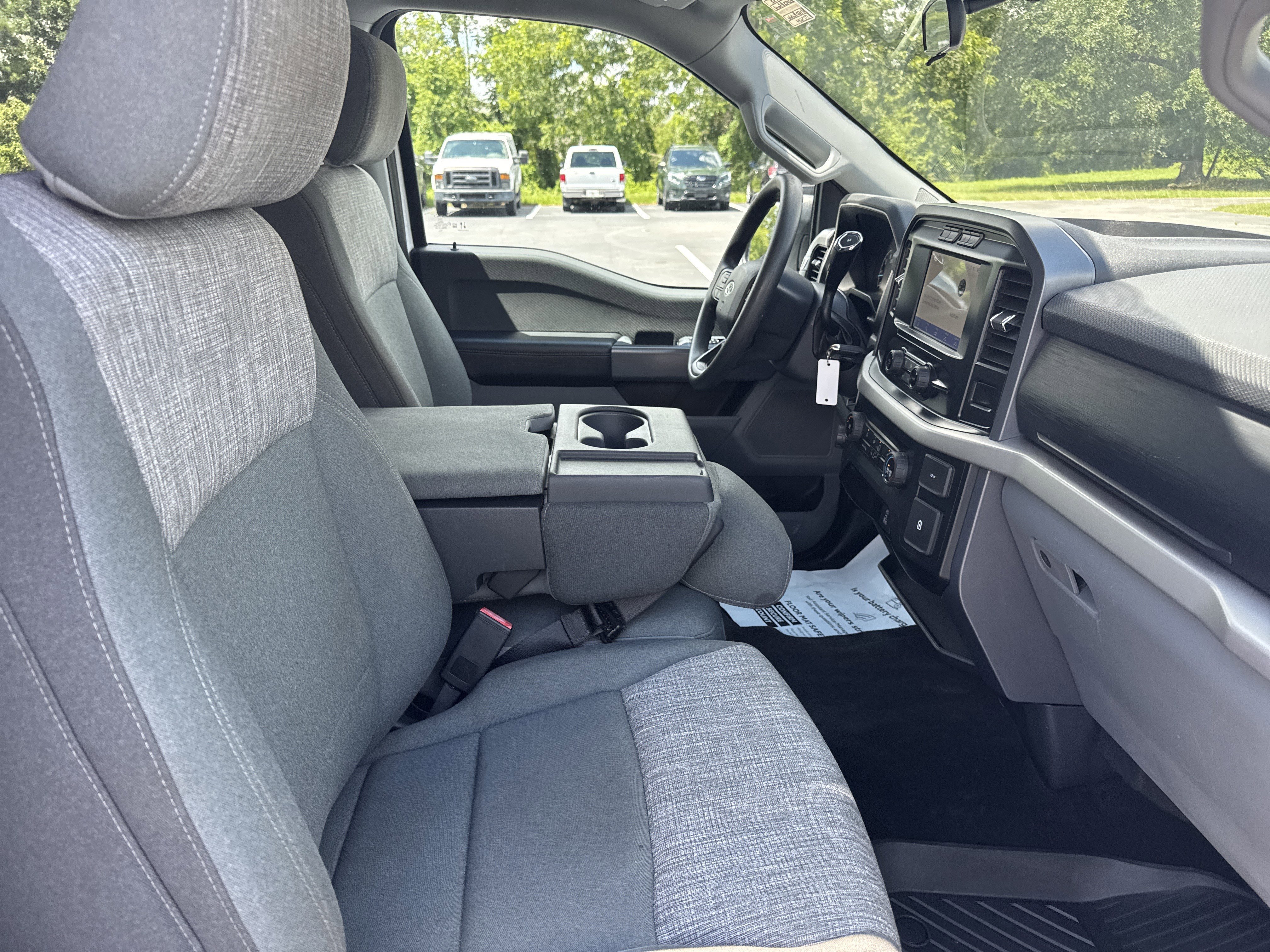 Used 2023 Oxford White Ford XLT image 32