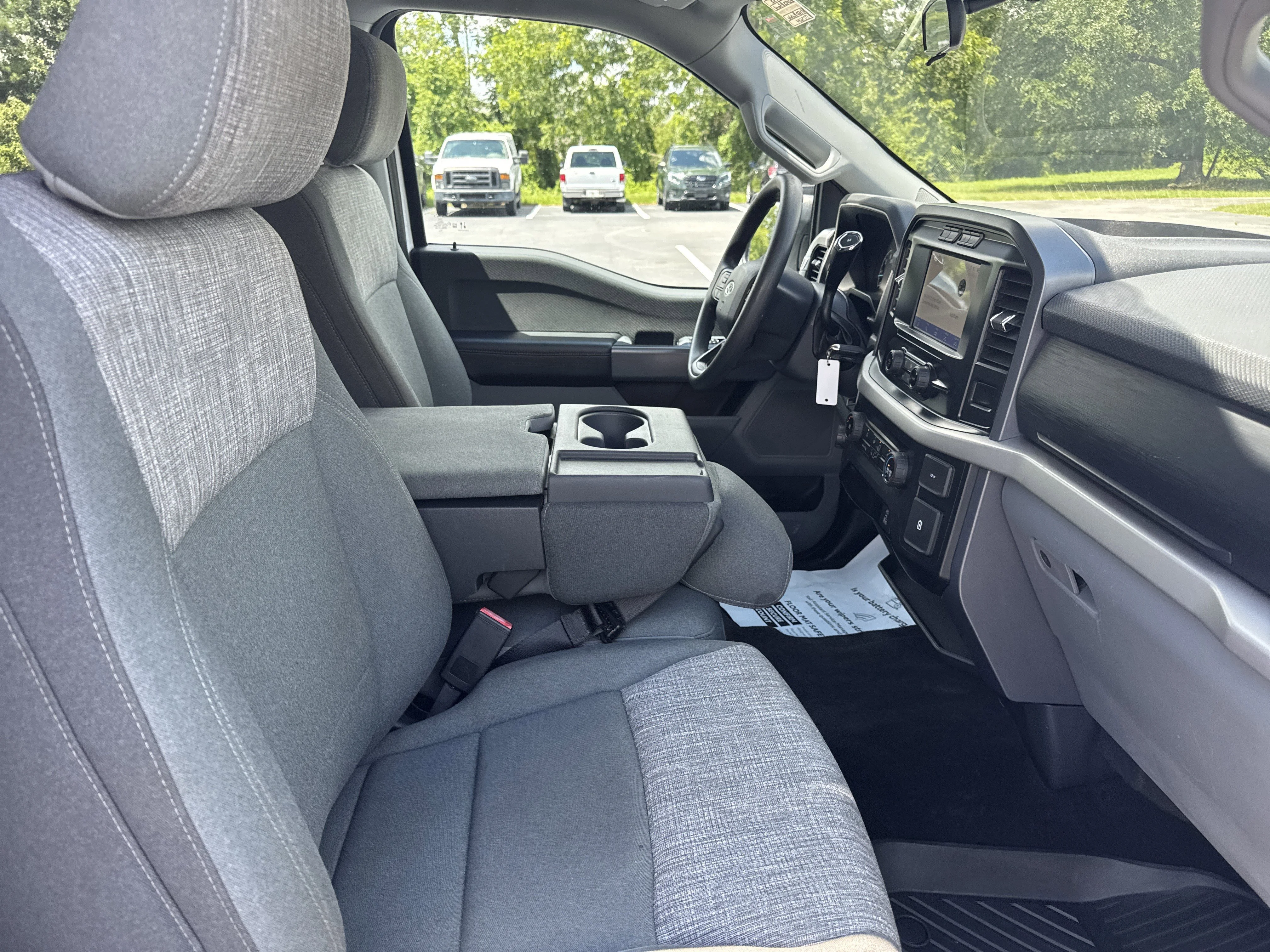 Used 2023 Oxford White Ford XLT image 32