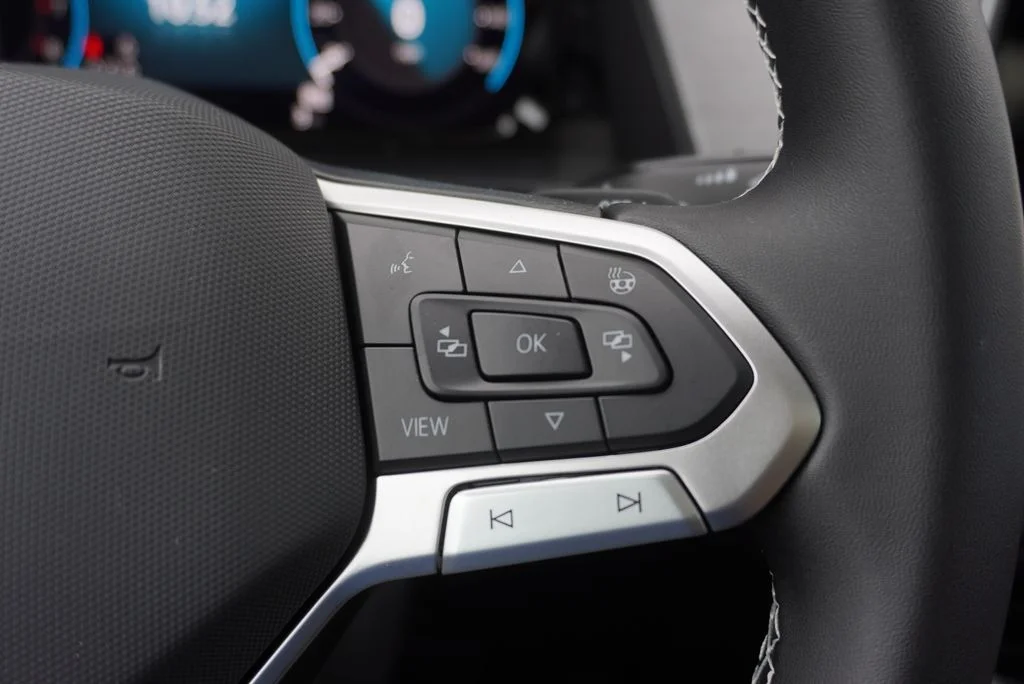 New 2026 Black Volkswagen SE w/Technology image 24