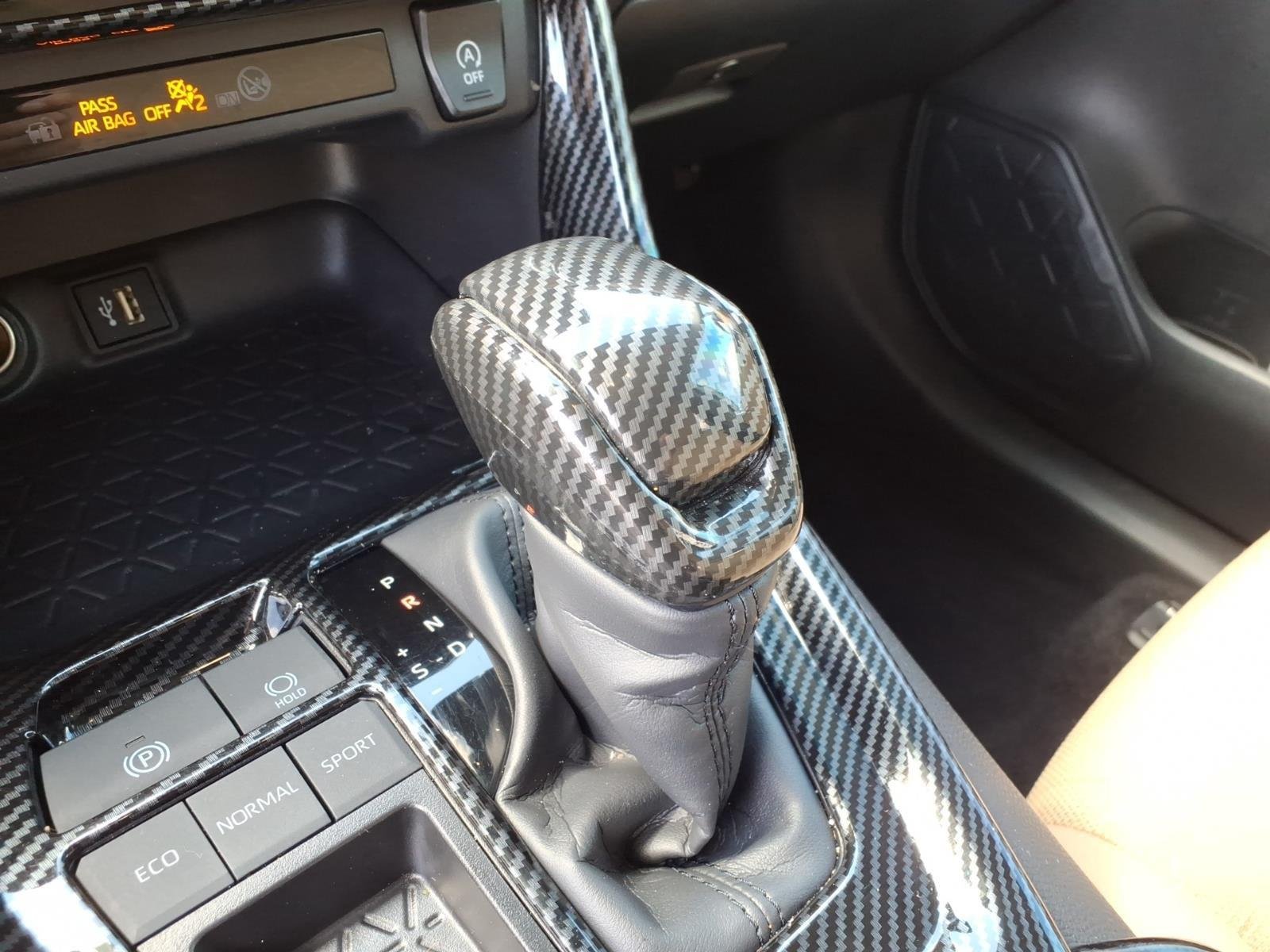 Used 2025 Ice Cap Toyota XLE image 7