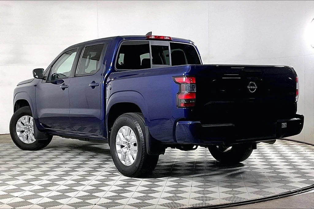 Used 2022 Blue Nissan SV image 13