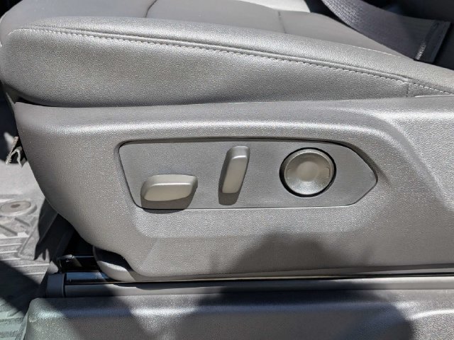 New 2026 Summit White Chevrolet LT image 19