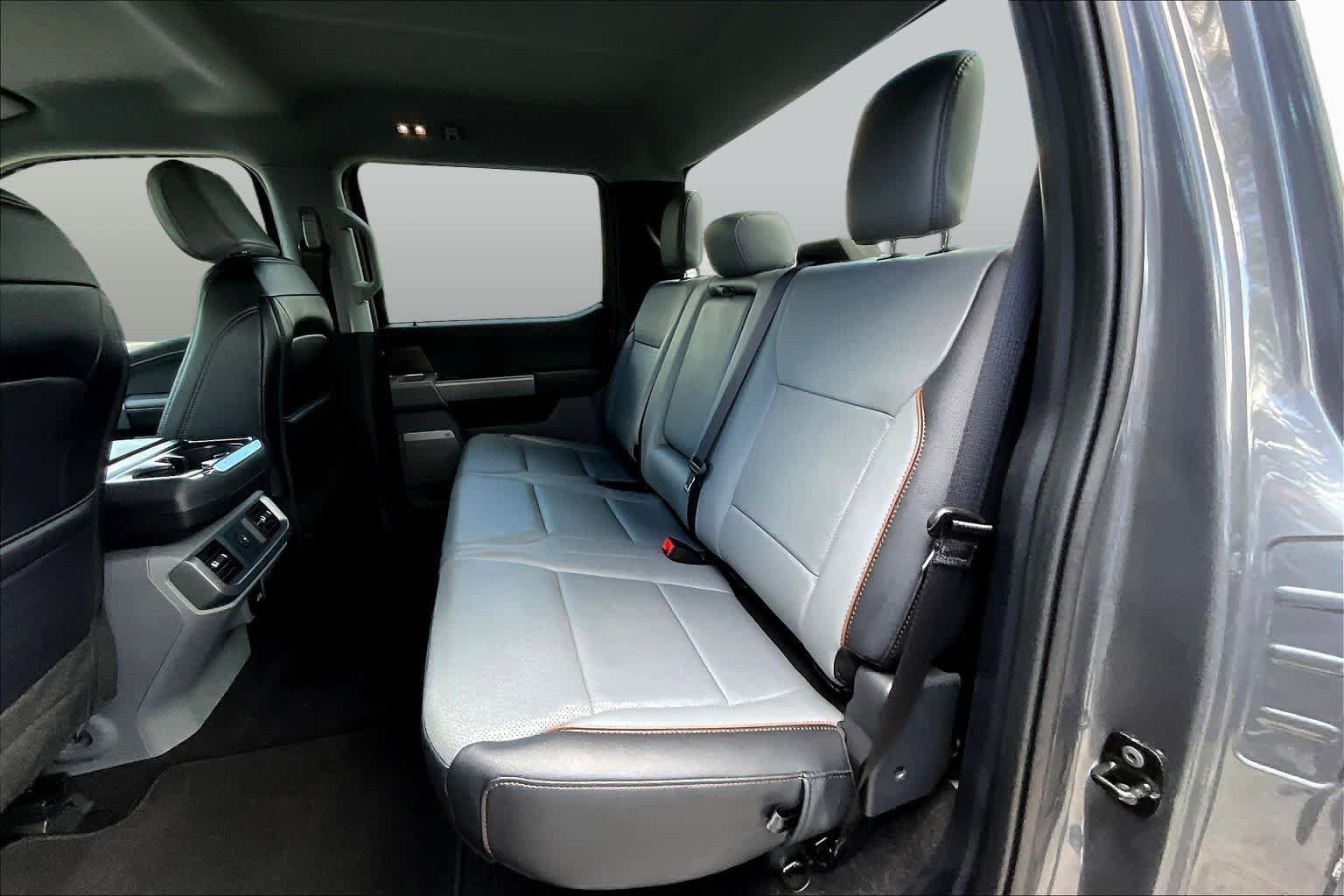 Used 2025 Carbonized Gray Metallic Ford LARIAT image 37