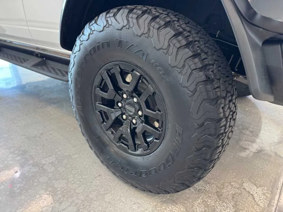 Used 2024  FORD  image 23