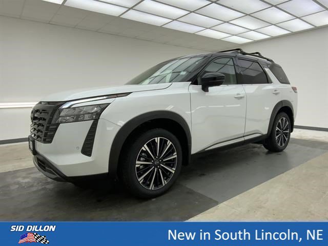 New 2026 Everest White Pearl Tricoat/Super Black Nissan Platinum image 1