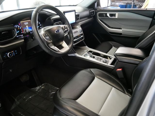 Certified Used 2024 Silver Metallic Ford XLT image 8