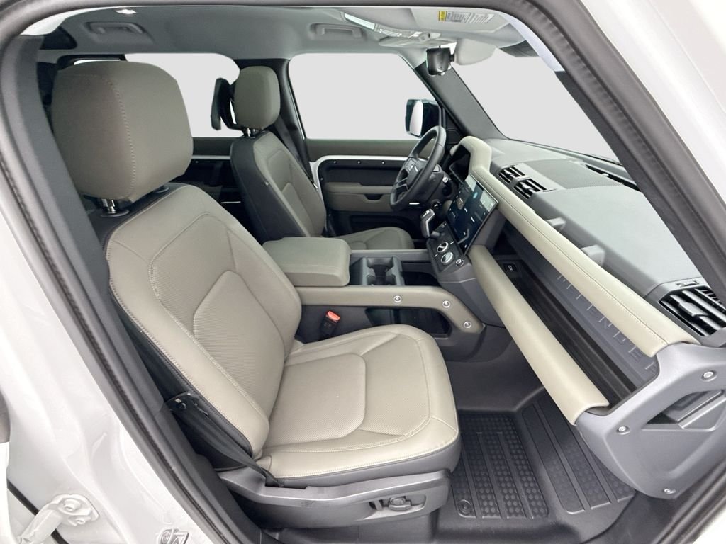 Certified Used 2026 Fuji White Land Rover S image 19