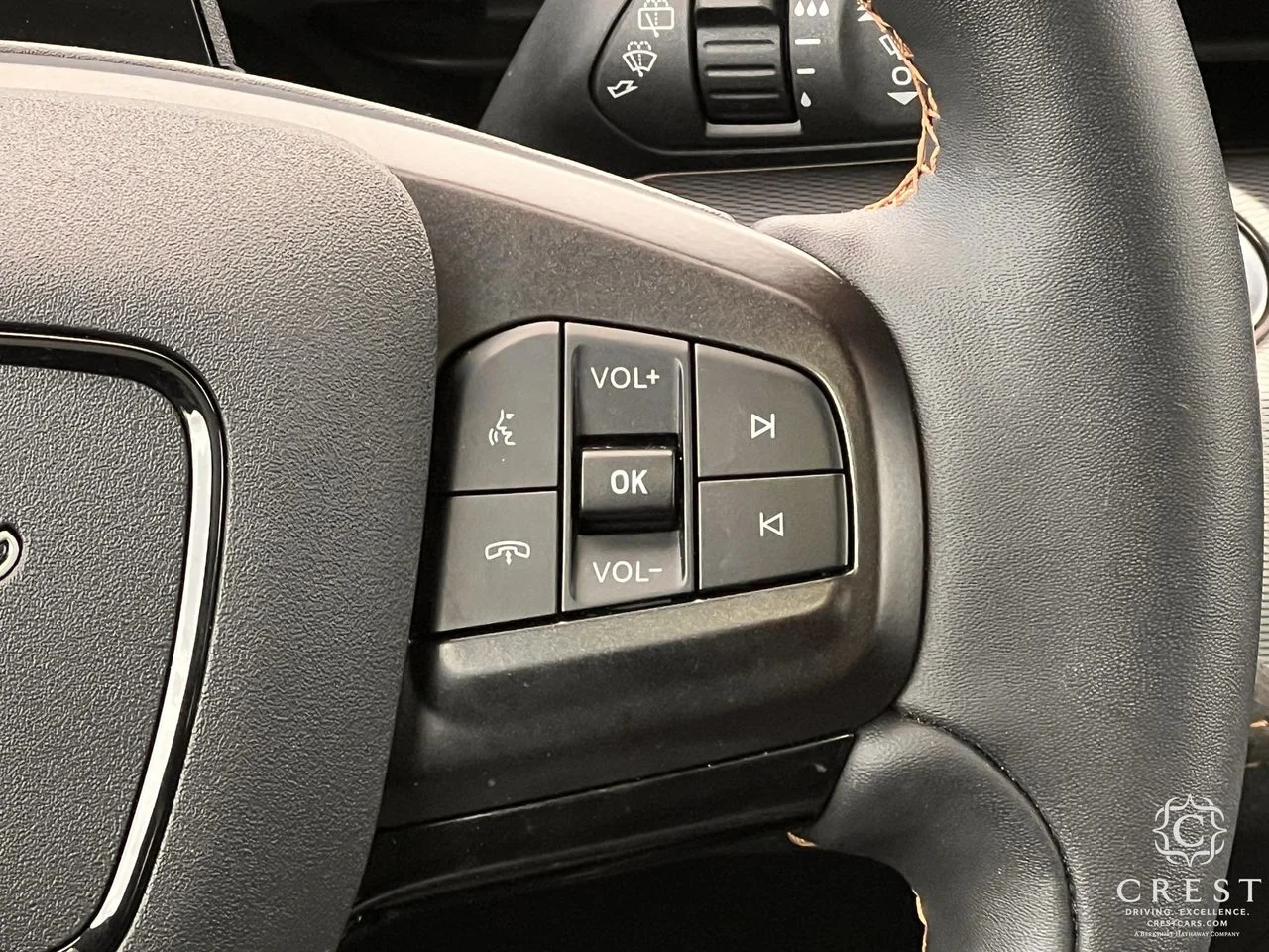 Used 2023 Vapor Blue Ford GT image 13