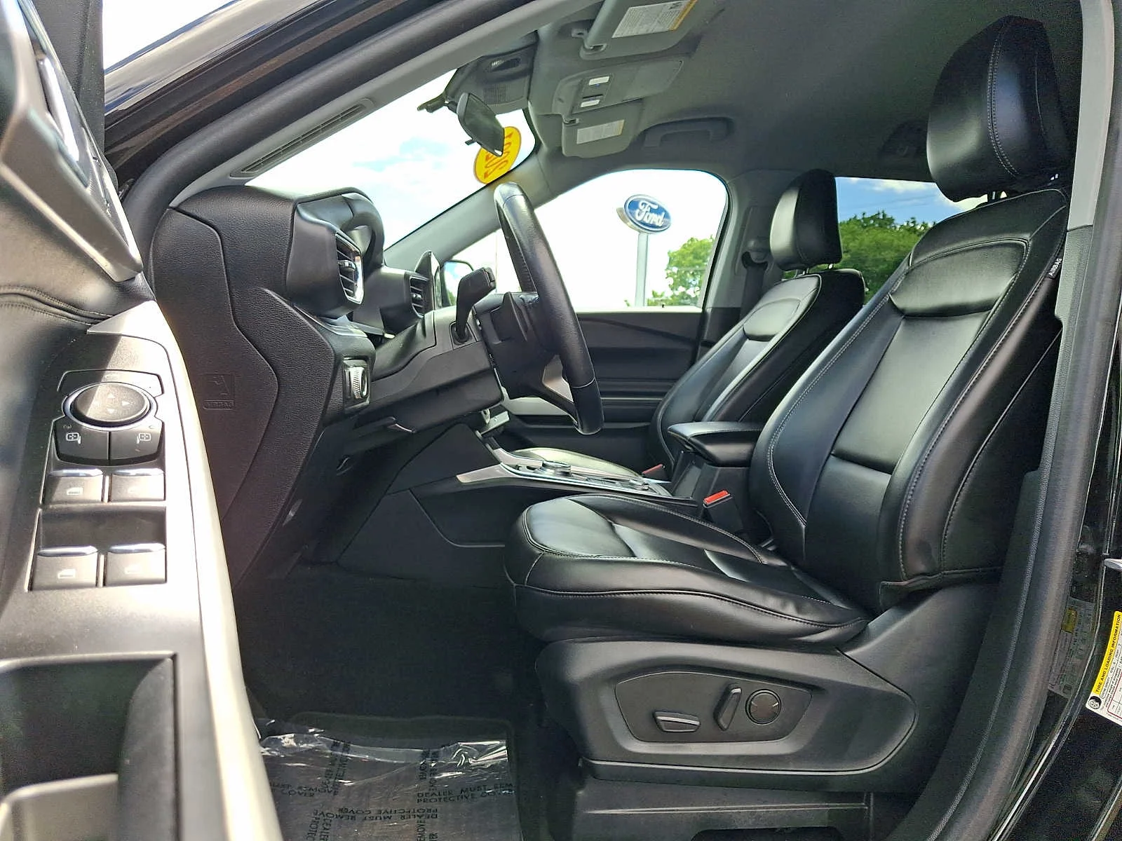 Used 2021 Agate Black Metallic Ford XLT image 13