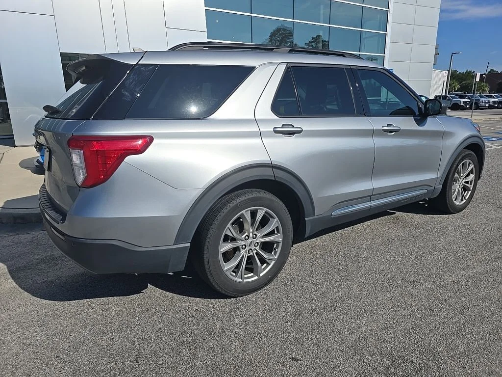 Used 2023 Silver Metallic Ford XLT image 6