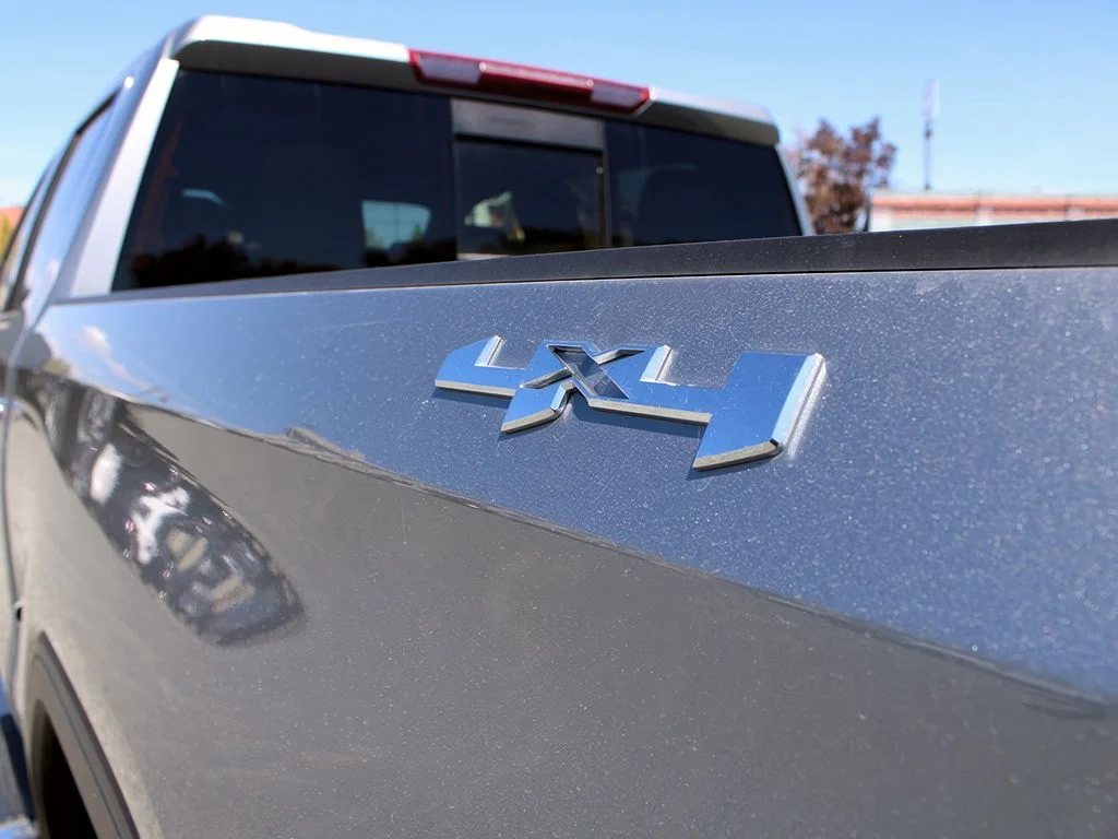 Used 2024 Sterling Metallic GMC SLT image 36