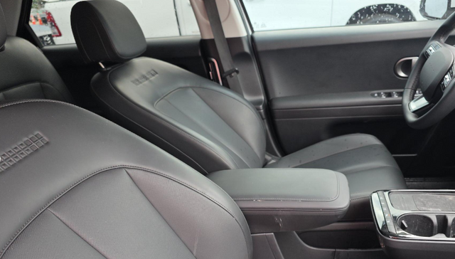 Certified Used 2025 White Hyundai SEL image 6