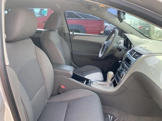 Used 2012 Silver Chevrolet LT image 28