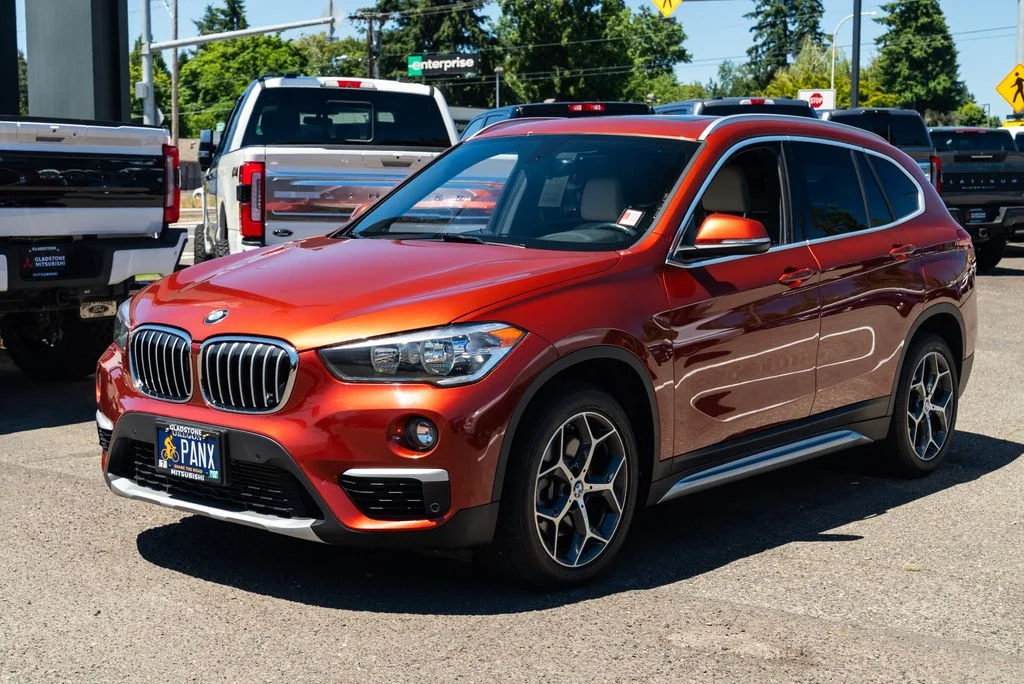 Used 2018 Orange BMW xDrive28i image 3