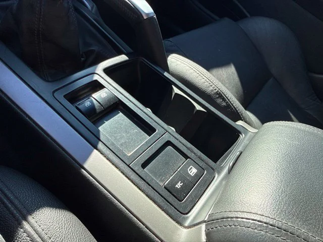 Used 2006 Blue Pontiac Base image 30