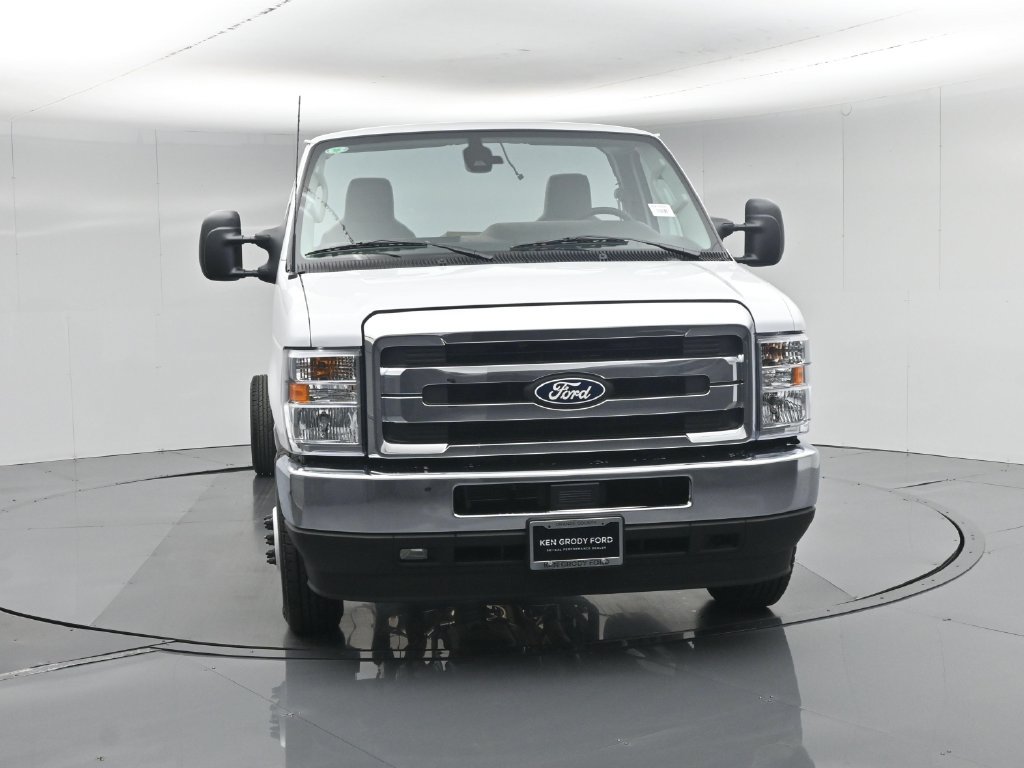 New 2027 White Ford Base image 13