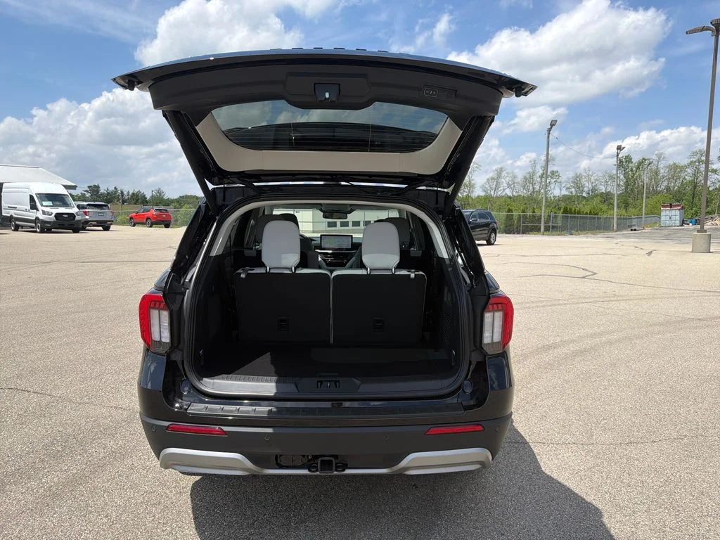 New 2026 Black Ford Platinum image 16