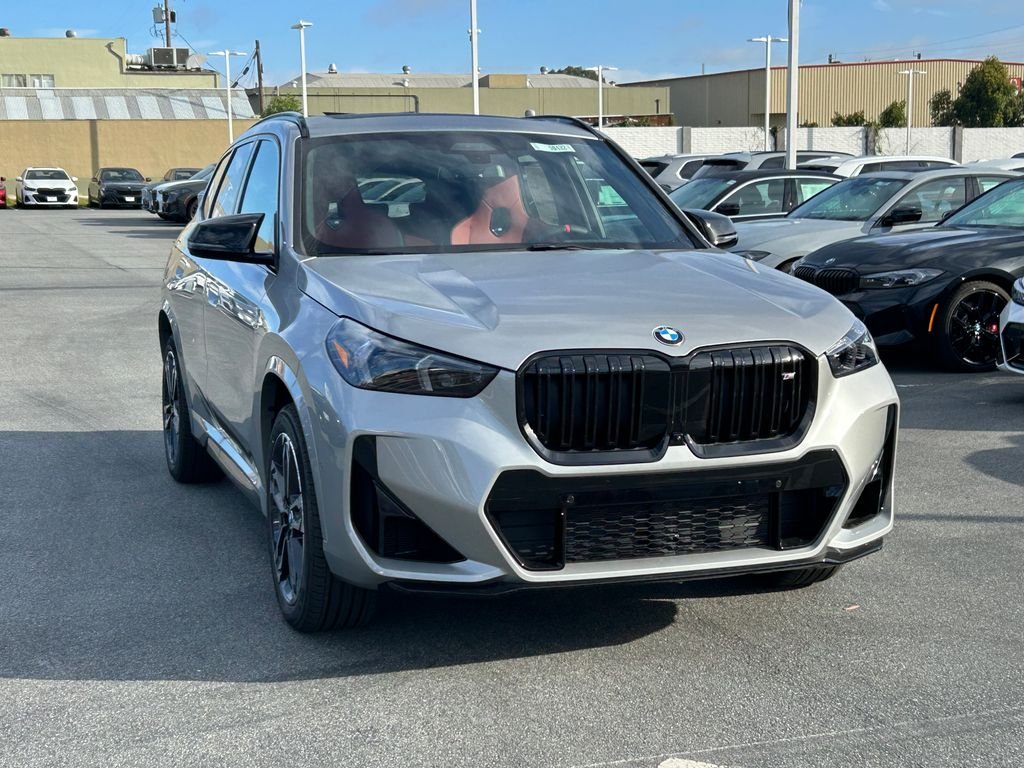 New 2026 Space Silver Metallic BMW M35i image 7
