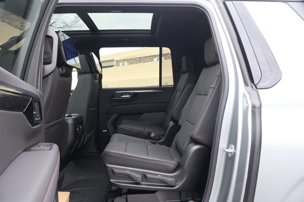 2026 Chevrolet Suburban RST - Photo 40