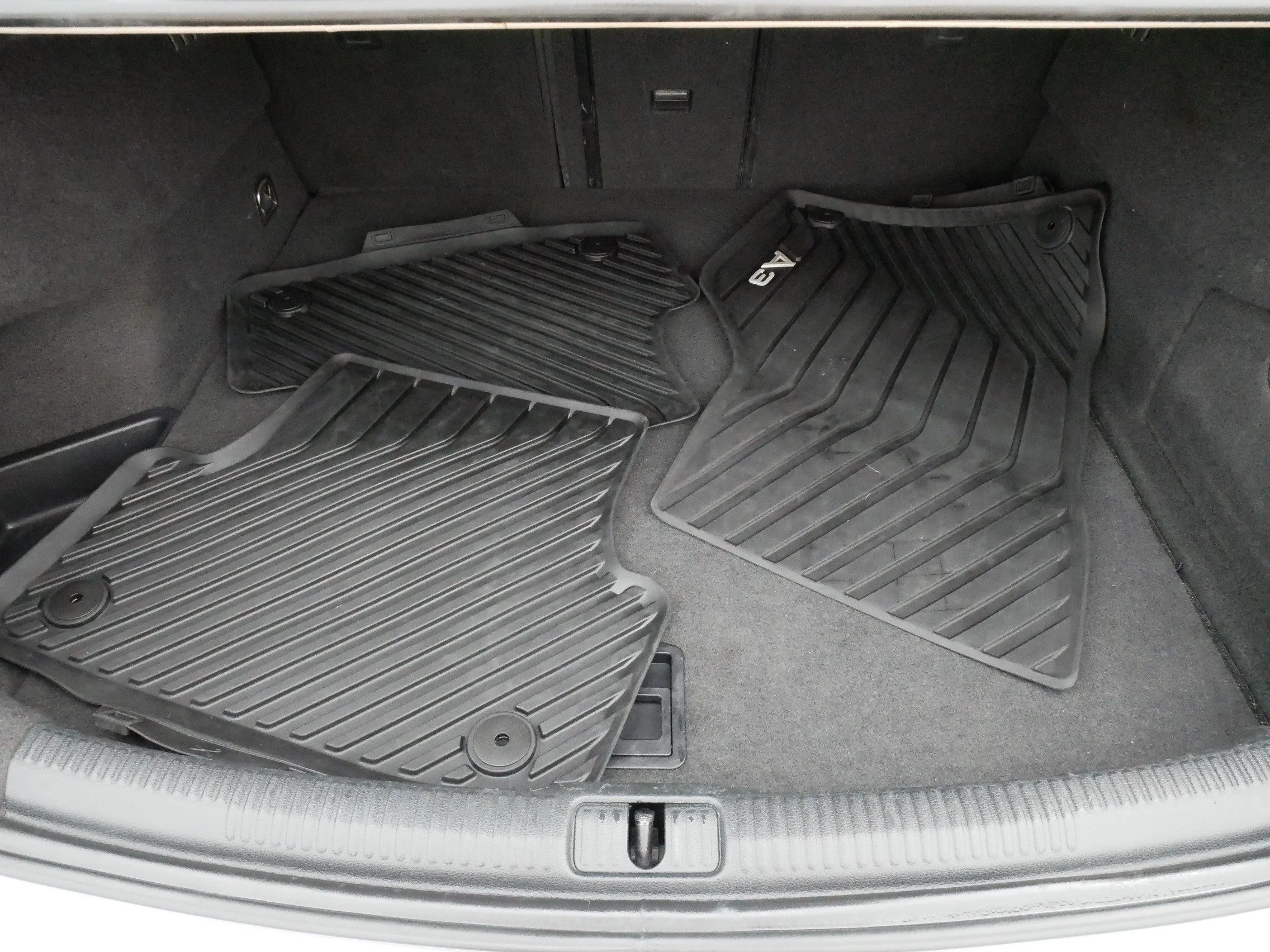 Used 2020 Silver Audi S line Premium image 18