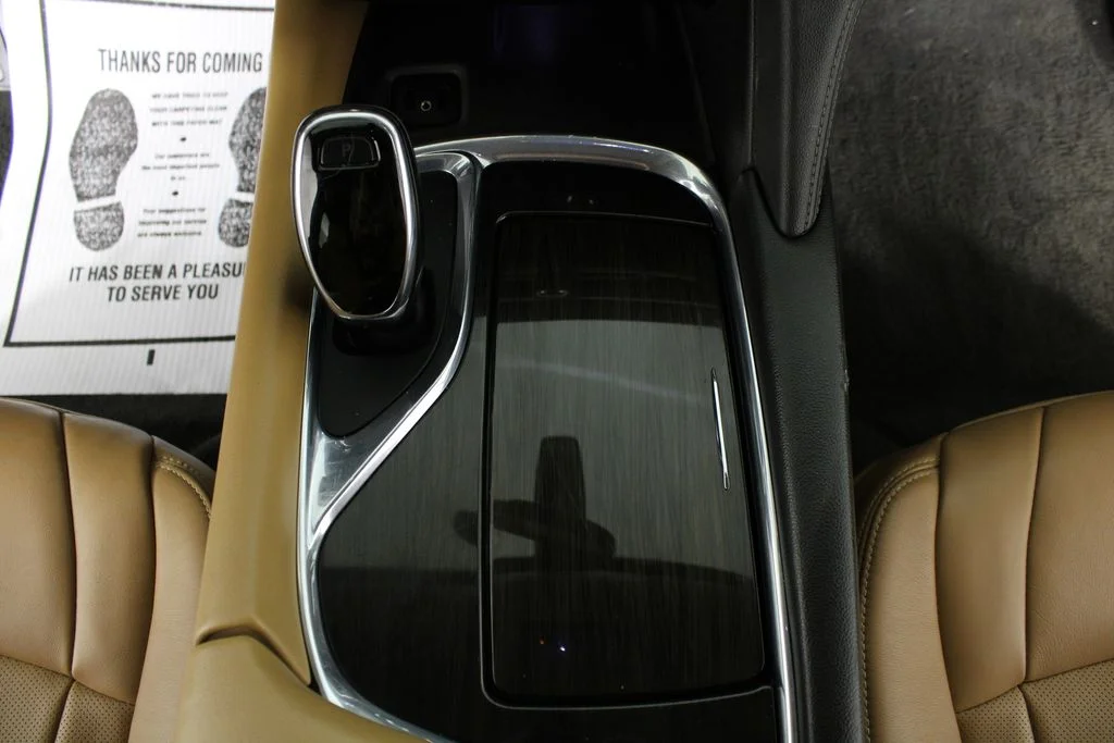 Used 2019 Brown Buick Essence image 28