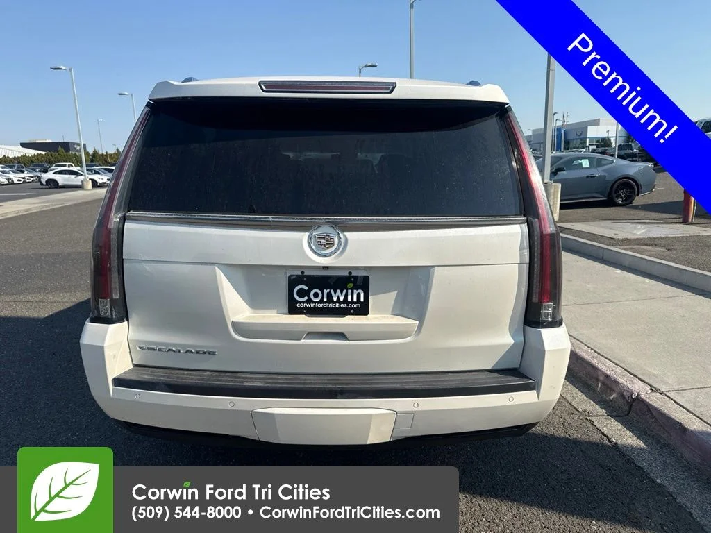 Used 2015 White Cadillac Premium image 3